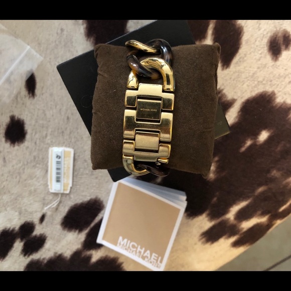 **Michael Kors Multifunction Watch** - Picture 4 of 11
